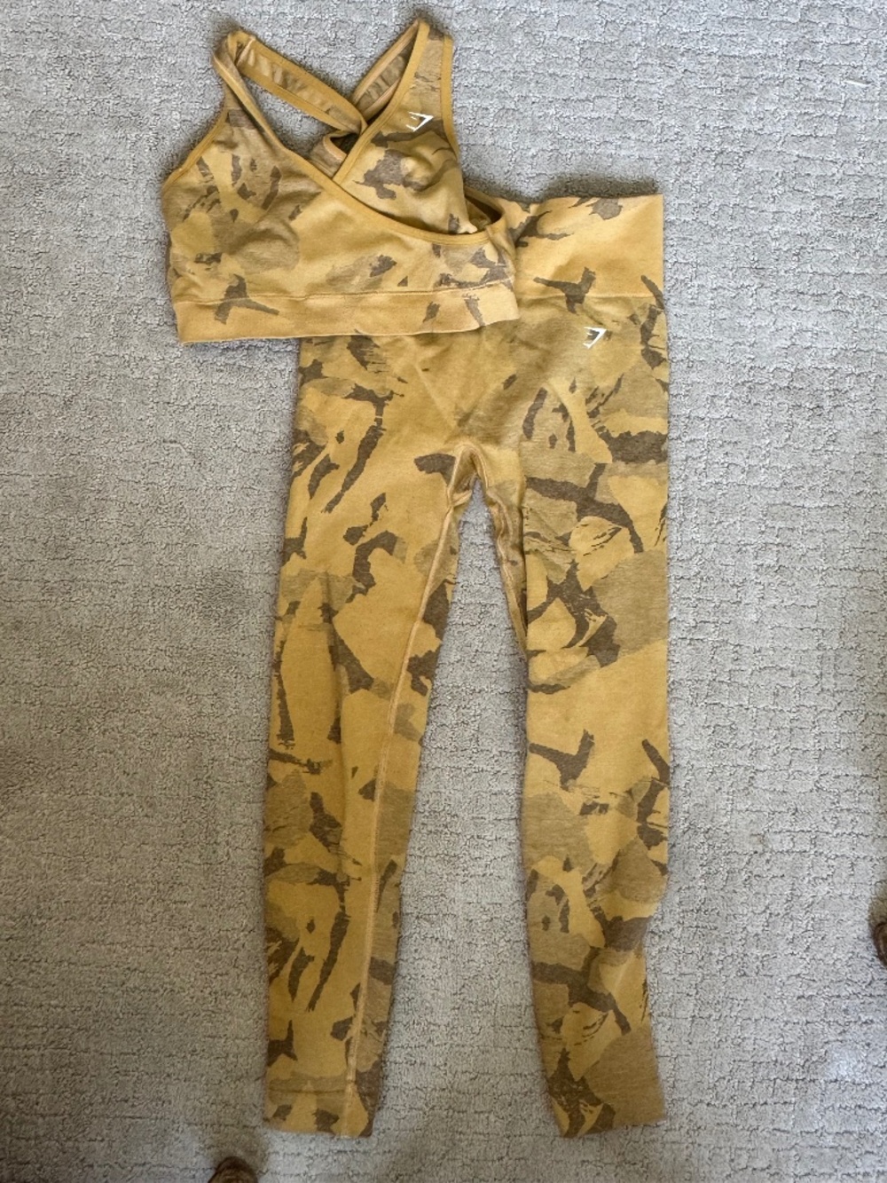 Gymshark Adapt Camo Seamless Savanna Yellow Leggings Sports Bra Set